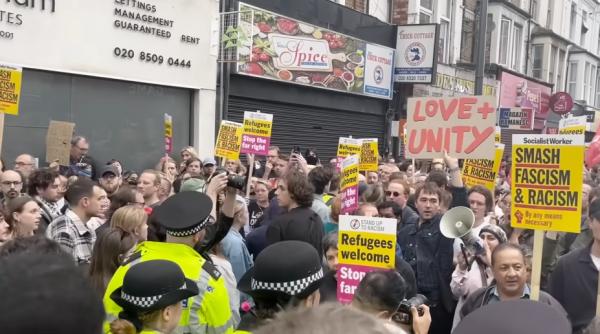 Premierul britanic Keir Starmer cere poliției să rămână ”în stare de alertă” din cauza riscurilor persistente de violențe