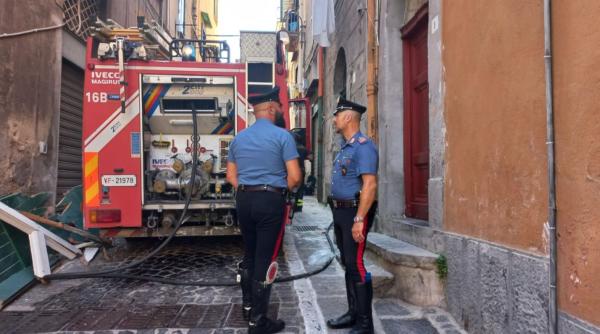 O româncă a fost salvată de la moarte în Italia după o intervenție periculoasă a pompierilor