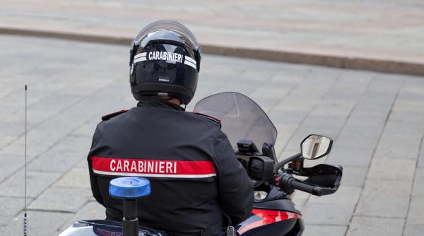 Turist român șantajat în Italia: Doi egipteni i-au cerut 100 de euro pentru returnarea telefonului pe care i l-au furat