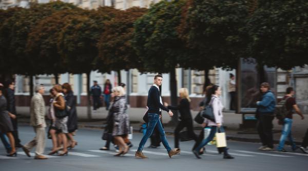 Suntem tot mai puțini. Spor natural negativ în iunie: Numărul persoanelor decedate, de 1,7 ori mai mare decât cel al născuţilor-vii