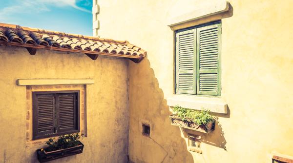 Casele din Italia ajung în paragină. Roma, Napoli, Palermo printre marile orașe cu tot mai multe clădiri dărăpănate