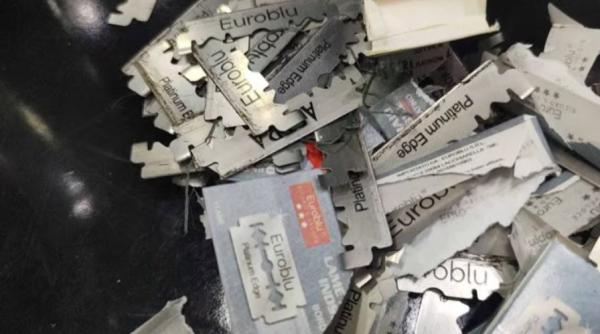 O frizerie din Italia a fost închisă după ce autoritățile au descoperit lame infecte și gandaci