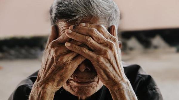 Se consideră bătrâni după 80 de ani