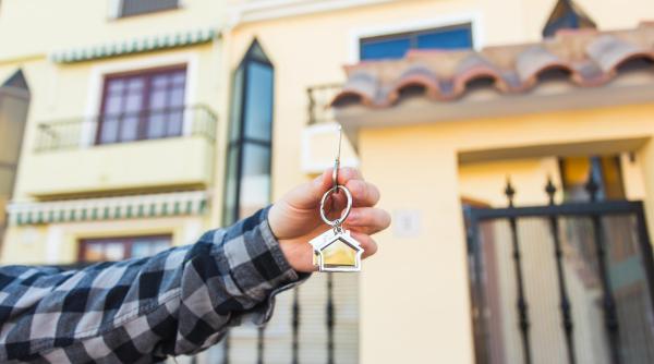 Un oraș din România construiește apartamente cu consum redus de energie pentru tinerii care se întorc din străinătate