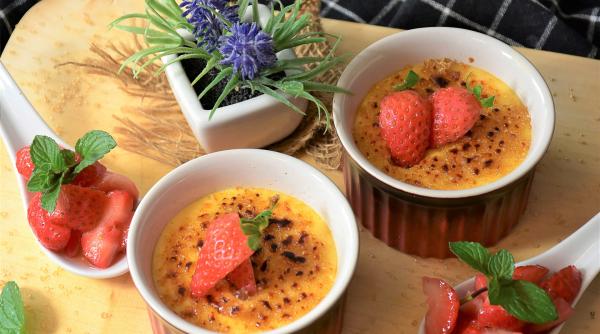 Cremă de zahăr ars la microunde – desert rapid și delicios