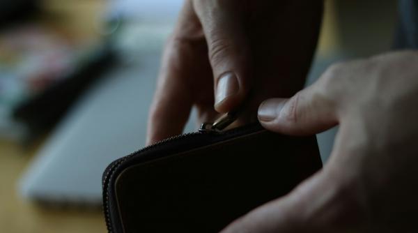 Un român din Italia a returnat un portofel plin cu bani, fără să accepte vreo recompensă. „Oamenii buni încă mai există”