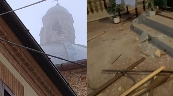 Vreme extremă în Italia: Un fulger a lovit turla unei biserici, cauzând pagube considerabile. Localnic: „Am auzit o bubuitură puternică”