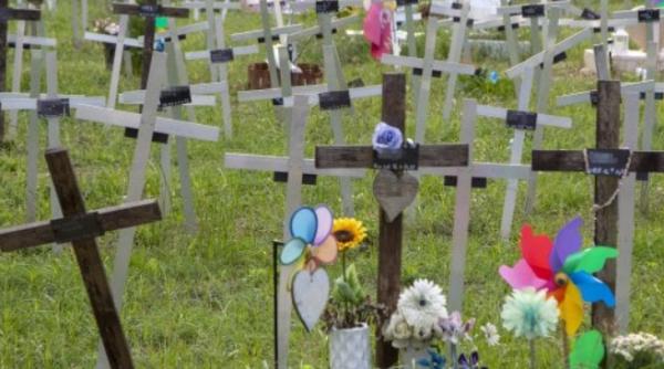 Fiul unui soldat german a descoperit în România mormântul tatălui său la 80 de ani de la finalul războiului 