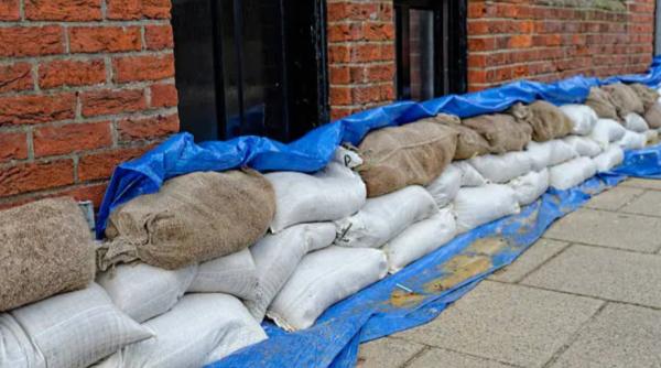 Budapesta, îngrijorată de nivelul Dunării. Un milion de saci de nisip vor fi folosiți pentru a ridica diguri provizorii