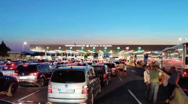 Bulgaria taxează toate mașinile la graniță. Transportatorii români sunt revoltați: "E singura țară cu o astfel de taxă"