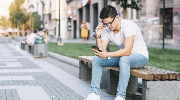 Românii din diaspora inovează. Aplicația "RoOmenia" poate salva conaționalii cu probleme oriunde în Europa