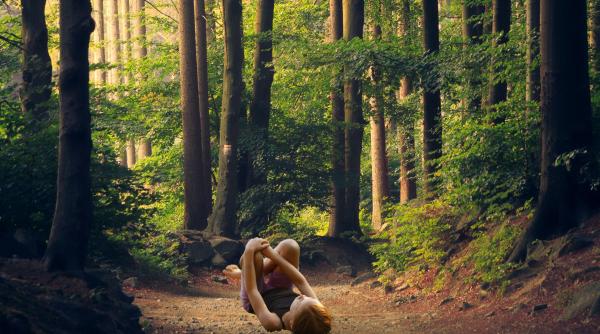 Clipe de groază pentru o familie după ce fetița lor somnambulă a dispărută de acasă. Aceasta a fost găsită dormind în pădure