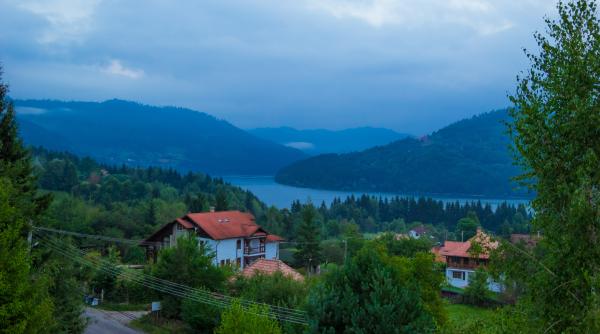 Agențiile de turism ar trebui să aibă pachete turistice speciale pentru cei din diaspora? - rezultat sondaj