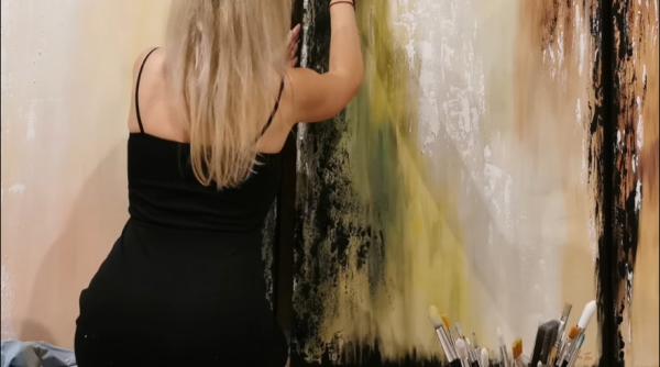 Amintirile din Italia, sursă de inspirație pentru o tânără pictoriță româncă. Andreea Tibu: "Ideea de singurătate este o tematică destul de prezentă"