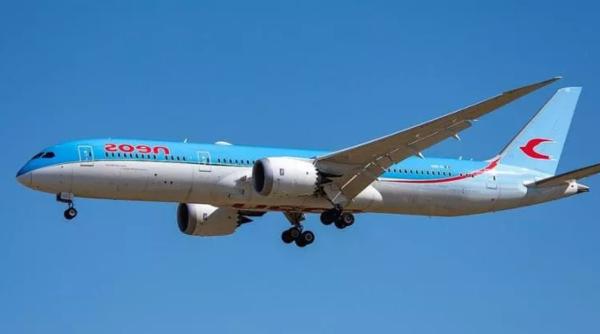 Incident în Italia. Un avion plin cu pasageri care zbura spre Roma a fost interceptat de avioane NATO de luptă