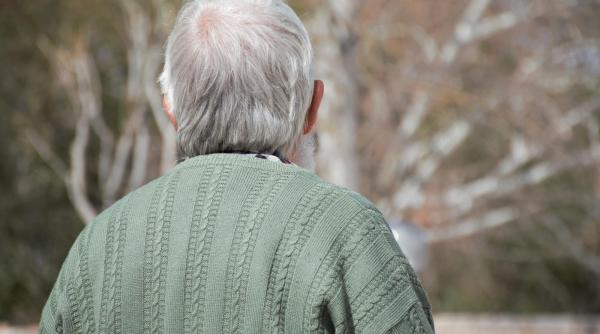 Austria. Trei îngrijitori români, bănuiți că au furat bijuterii de peste 10.000 de euro de la bătrâna asistată