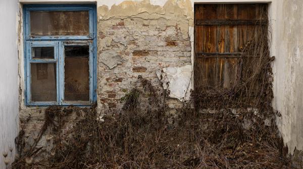 Misterul caselor dărăpănate din Italia: De ce sunt atât de multe clădiri abandonate și autoritățile nu fac nimic