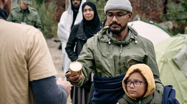 Liderii celor 27 de state UE s-au întâlnit la Bruxelles și s-au pus de acord: lege care să accelereze expulzările migranților