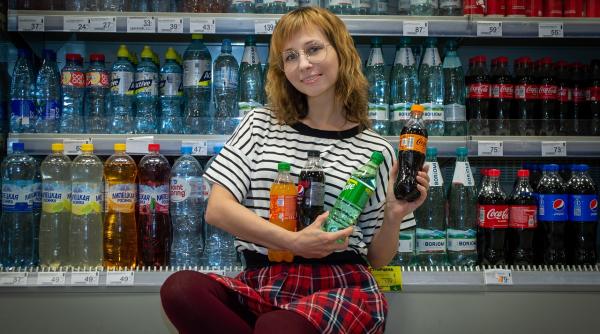 Pericol în sucurile Coca Cola: Compania retrage 26 de milioane de sticle de Cola, Fanta, Sprite