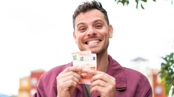 Guvernul spaniol oferă tinerilor 250 de euro pe lună să plece din locuința părinților și să trăiască pe cont propriu