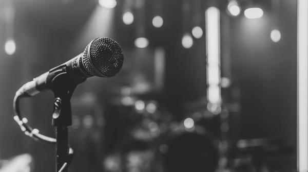 Post de radio schimbă jurnaliștii cu prezentatori generați de AI 