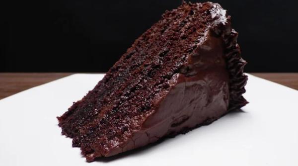 Prăjitura Vampir – Un desert cu ciocolată pentru un Halloween înspăimântător de dulce