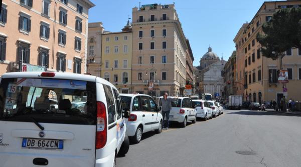 Taximetrist, amendat cu 25 000 euro în Italia. I s-a confiscat și mașina 