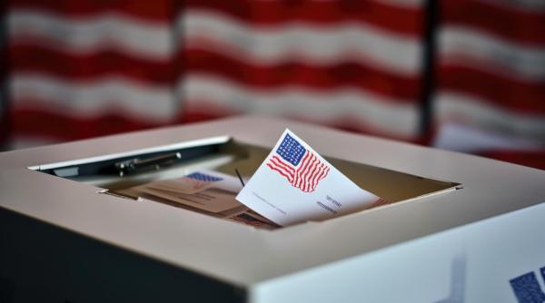 Alegeri în SUA. Ameninţări cu bombă la secţii de votare din mai multe state. Oficialii americani dau vina pe Rusia