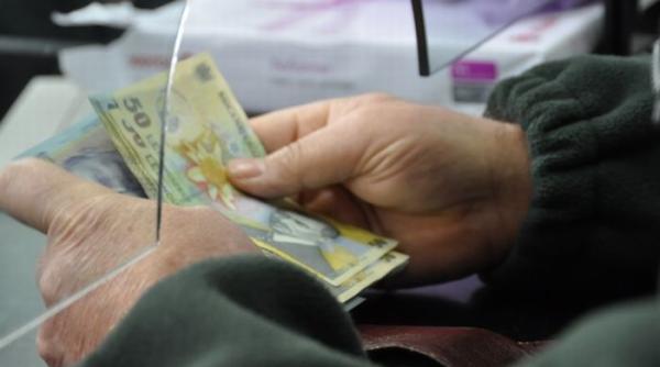 Leul înregistrează creșteri față de euro și dolar, dar pierde teren în fața altor două valute importante