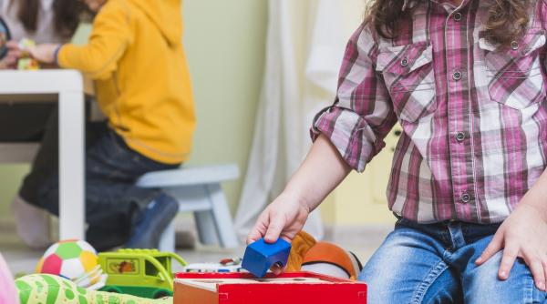 Caz revoltător la o grădiniță din Italia: unui copil de 4 ani nu i s-a dat prânzul, pentru că tatăl avea o restanță de 9 euro