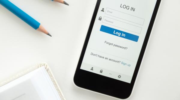 SRI confirmă că există ferme de troli, boți și conturi false în România. Acestea sprijină candidații pe rețelele sociale