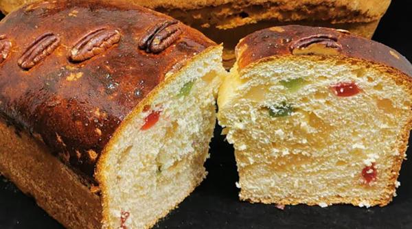 Cozonac pufos cu umplutură de fructe confiate – Desertul perfect pentru sărbători