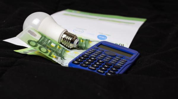 Prețul energiei în Germania atinge un record istoric. Autoritățile dau vina pe lipsa soarelui și pe blocajele legislative