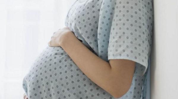 Italia interzice căutarea unei mame surogat în străinătate. Măsura este susținută de Giorgia Meloni