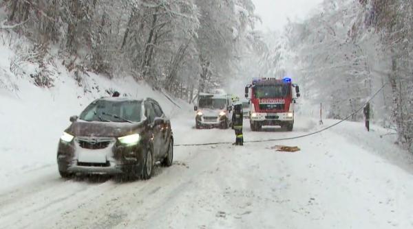 Viscolul paralizează România: Cod Roșu de vreme rea și pagube în mai multe județe
