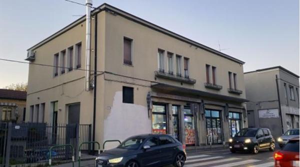 Mai mulți romi au închiriat patru zile o pensiune din Padova, apoi și-au chemat rudele și nu mai vor să plece: "Sunt 30. Ne e frică"