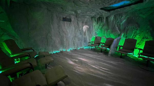 Două românce au deschis o salină lângă Londra, cu sare adusă din România