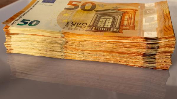 Băncile și politicienii din Olanda recomandă populației să țină numerar acasă