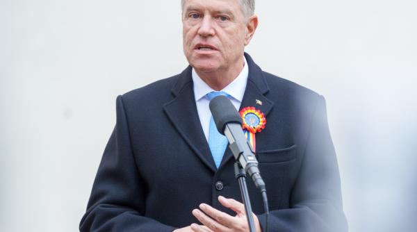Klaus Iohannis răspunde criticilor: „Cum să plec dacă Constituția îmi spune să stau?” 
