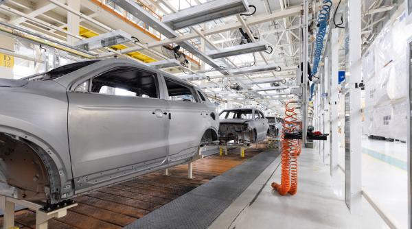 După VW, Audi, și Mercedes, nici Porsche nu scapă de probleme. 8.000 de locuri de muncă sunt în pericol