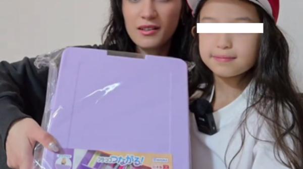 Româncă din Japonia mirată de lucrurile neobișnuite pe care elevii trebuie să le cumpere pentru școală