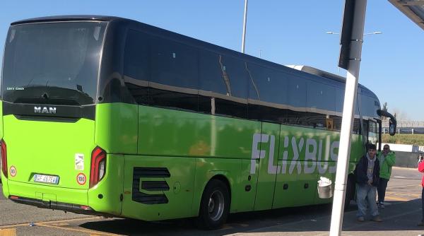 Noapte de coșmar pentru un tânăr de 19 ani în Italia. A fost abandonat pe centură de șoferul autobuzului în care se afla