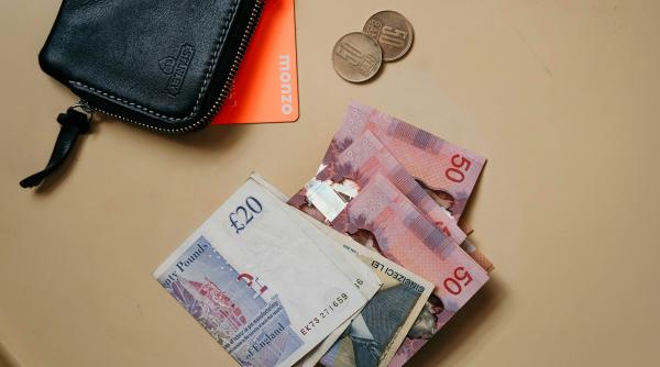 Românii din Marea Britanie ar putea fi ajutați să plătească o parte din costul încălzirii. Suma disponibilă pentru cei eligibili