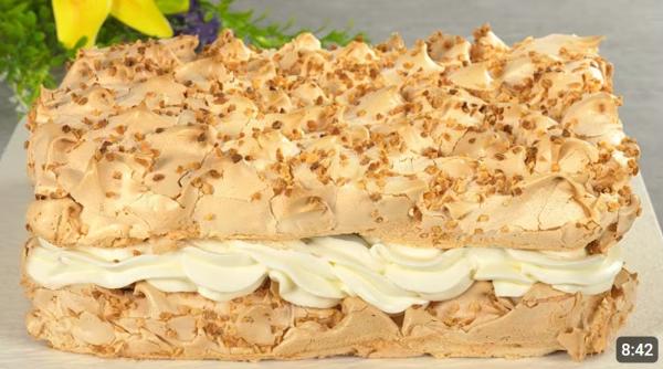 Prăjitura cu bezea pe care toată lumea o adoră – Rețeta simplă pentru un desert de vis