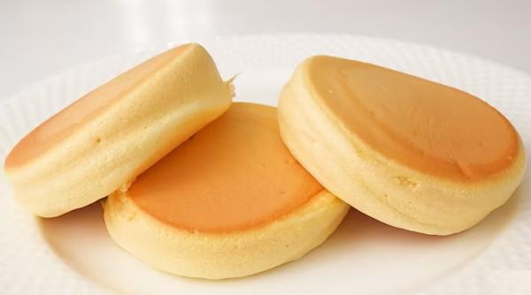 Clătite pufoase japoneze: Rețeta secretă pentru desertul care se topește în gură