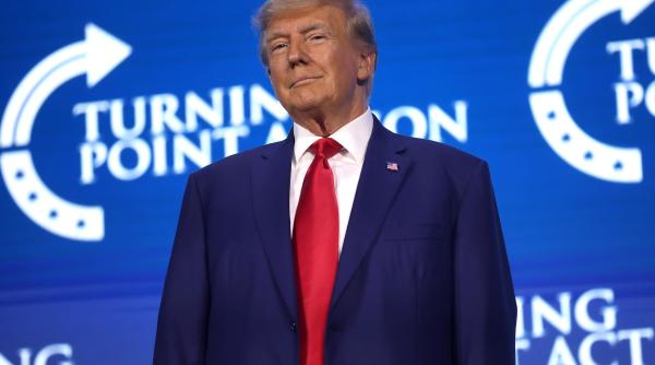 Donald Trump amână cu 75 de zile aplicarea legii de interzicere a reţelei sociale TikTok