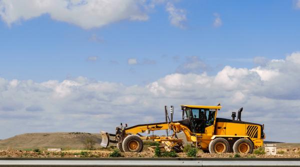 Probleme pentru companiile austriece. Un mare constructor e obligat de Ungaria să demoleze și să refacă o autostradă