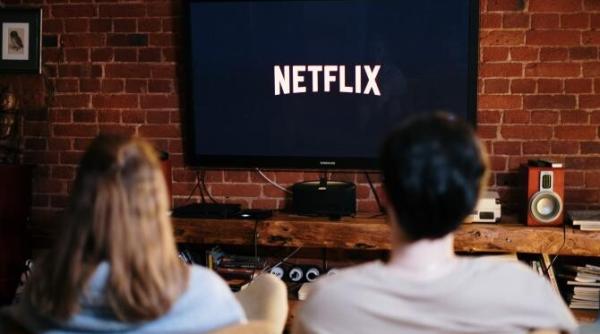 Netflix nu va mai putea fi urmărit pe anumite Smart TV