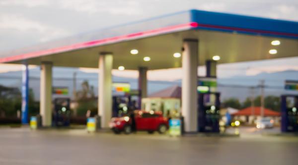 Defecțiune la o benzinărie din Germania. Șoferii au alimentat cu doar un cent pe litru