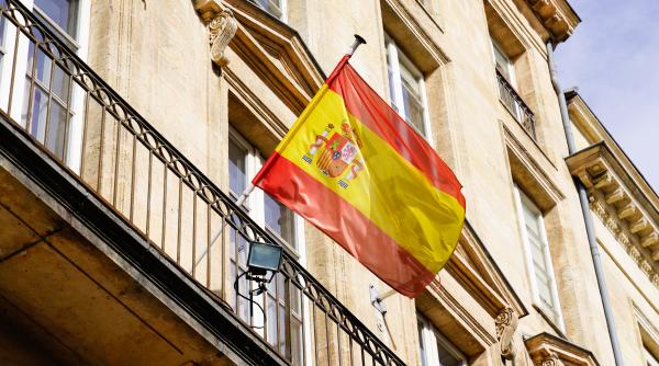 Chirii scumpe și salarii mici: Criza locuințelor îi afectează grav pe tinerii din Spania: O treime încă iau bani de la părinți